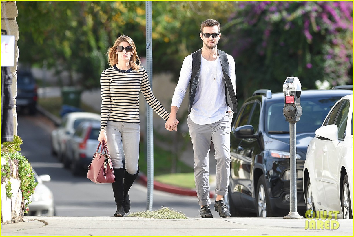 ashley greene paul khoury are still going strong 073245139