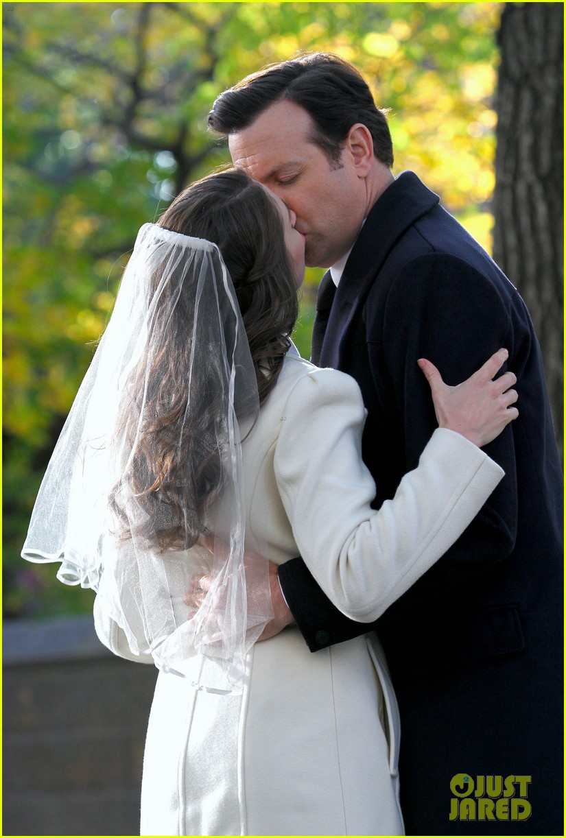 jason sudeikis alison brie get married for sleeping with other people 233234429