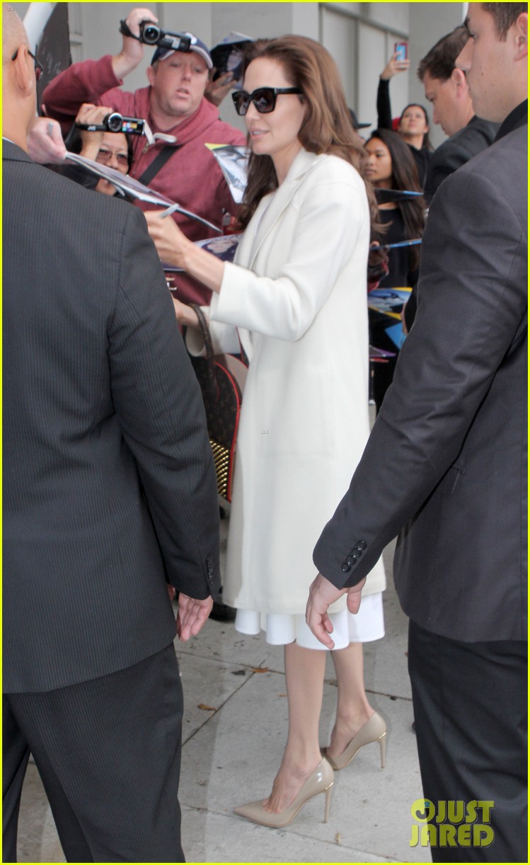 angelina jolie takes time for her fans in nyc 163252068