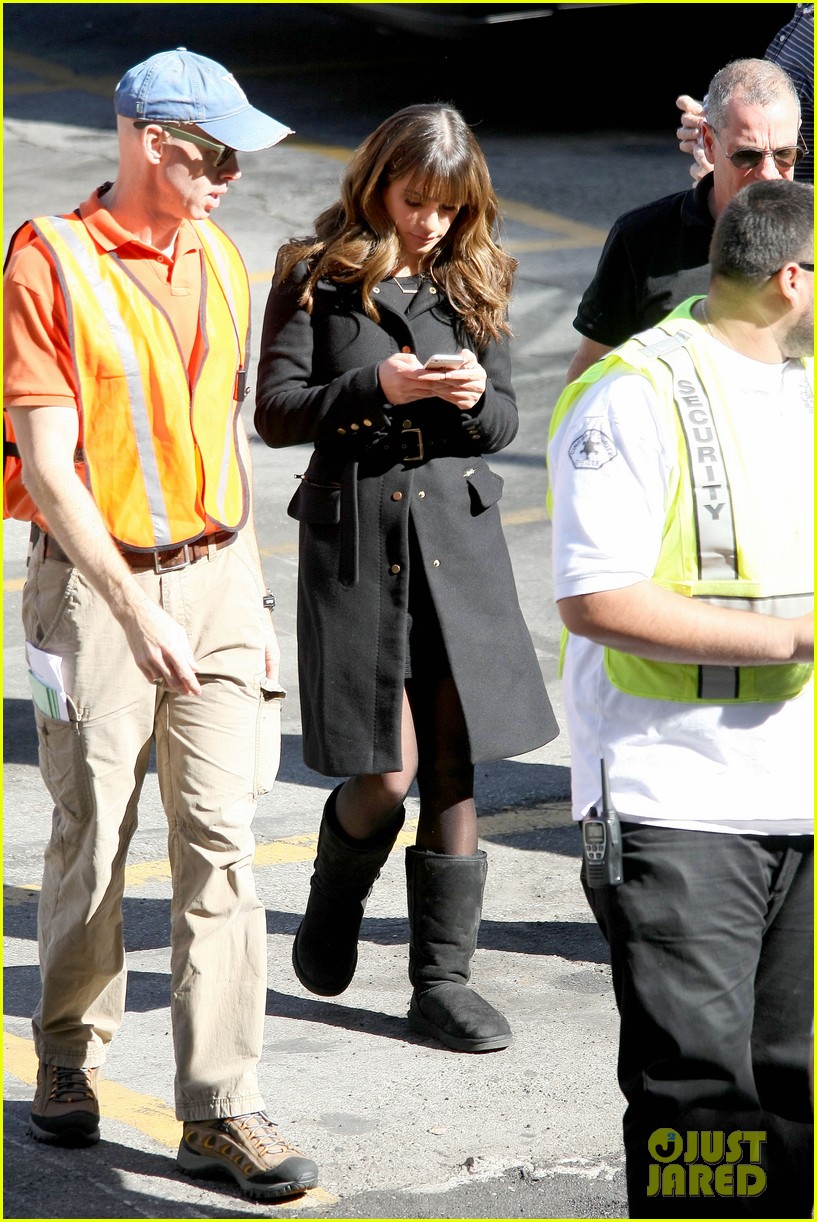 lea michele has father daughter moment on glee set 23