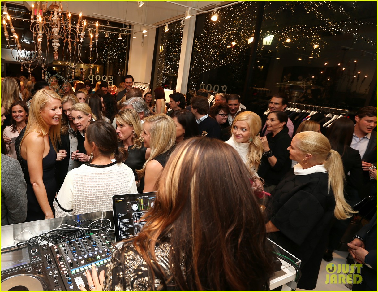 gwyneth paltrow brought chris martin kids to goop store opening in dallas 033249153