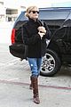 reese witherspoon flys from la 01