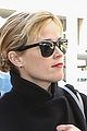 reese witherspoon flys from la 04