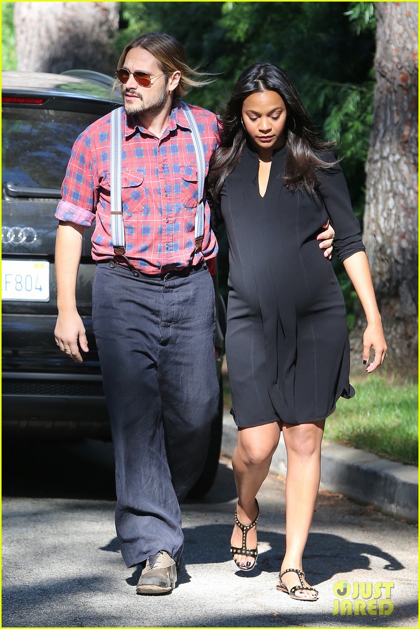 Pregnant Zoe Saldana Looks Like She Could Give Birth Soon!: Photo