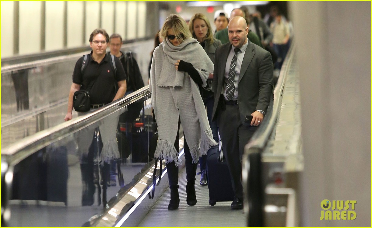 taylor schilling lax airport scarf 173247743