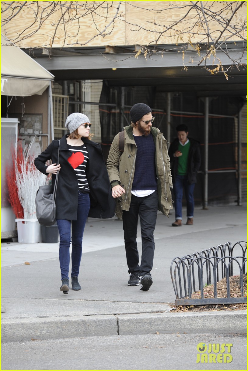 emma stone andrew garfield get alone time 143249658