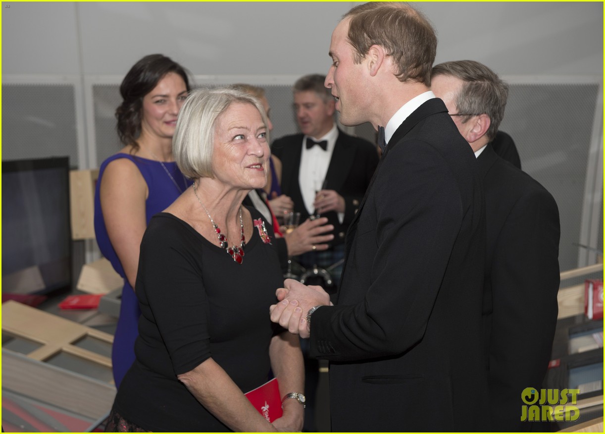 prince william suits up to celebrate skillforces 10th anniversary 093241469