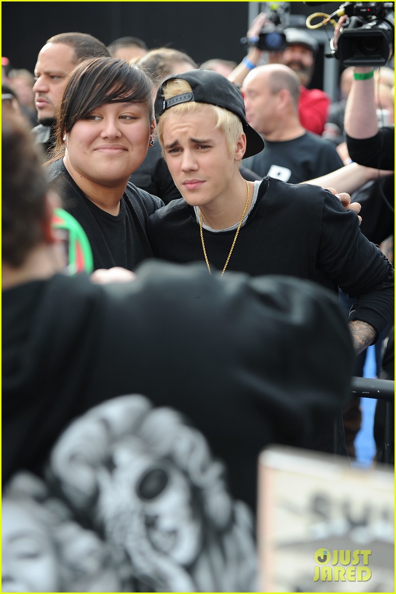 Photo justin bieber brings back bleached blonde eminem hair 22 Photo