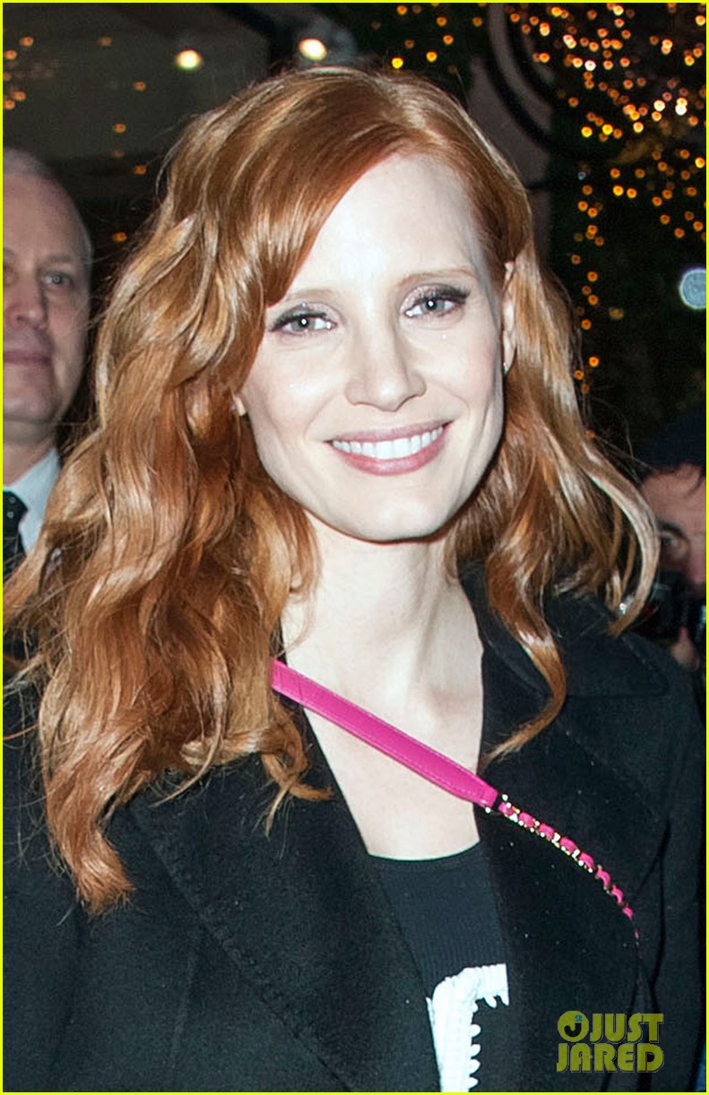 jessica chastain leaves her paris hotel 01
