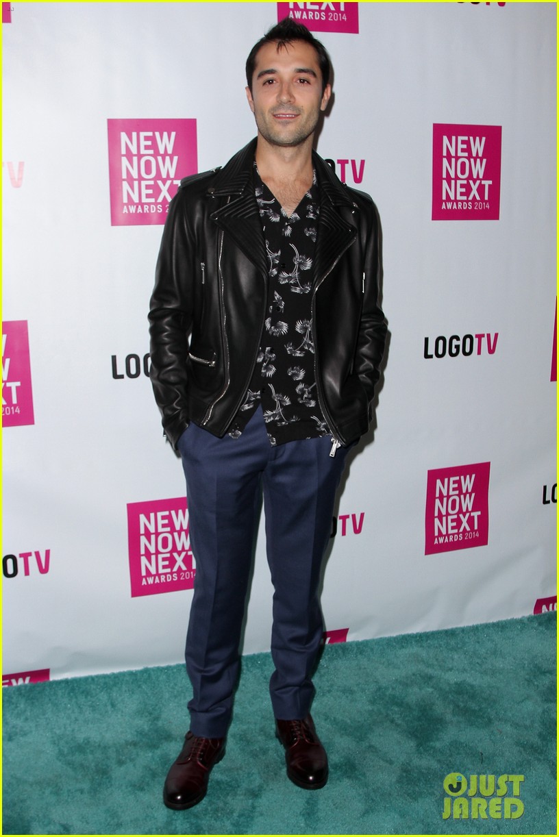 Darren Criss Bows Down to Kristin Chenoweth at Logo's NewNowNext Awards
