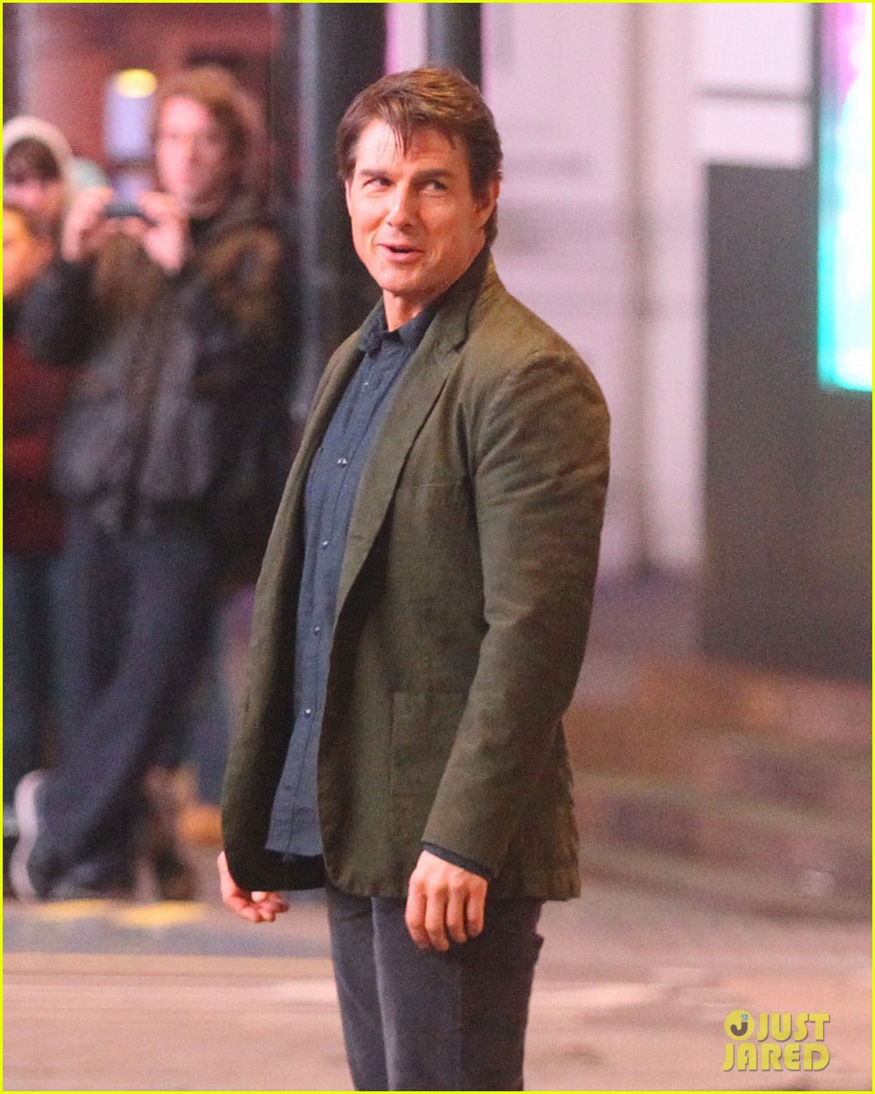 tom cruise almost got hit by a bus 30