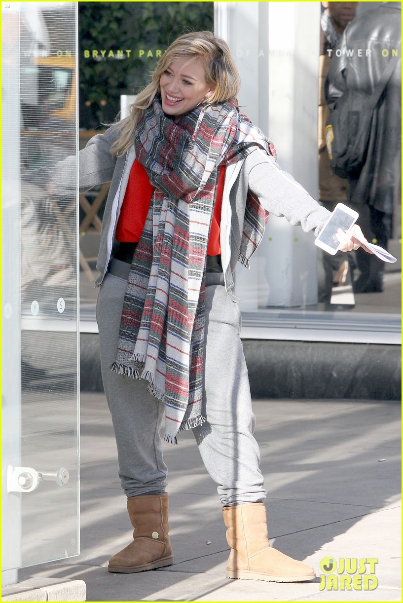 hilary duff sutton foster wrap filming on younger season 1 103263862
