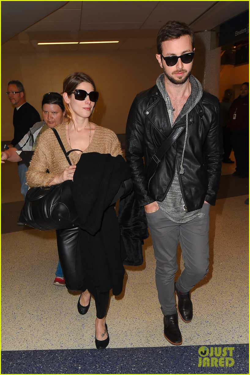 ashley greene paul khoury spotted together after thanksgiving 073252140