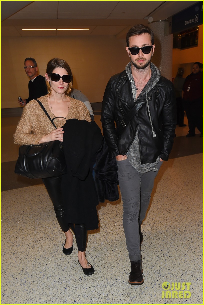 ashley greene paul khoury spotted together after thanksgiving 113252144