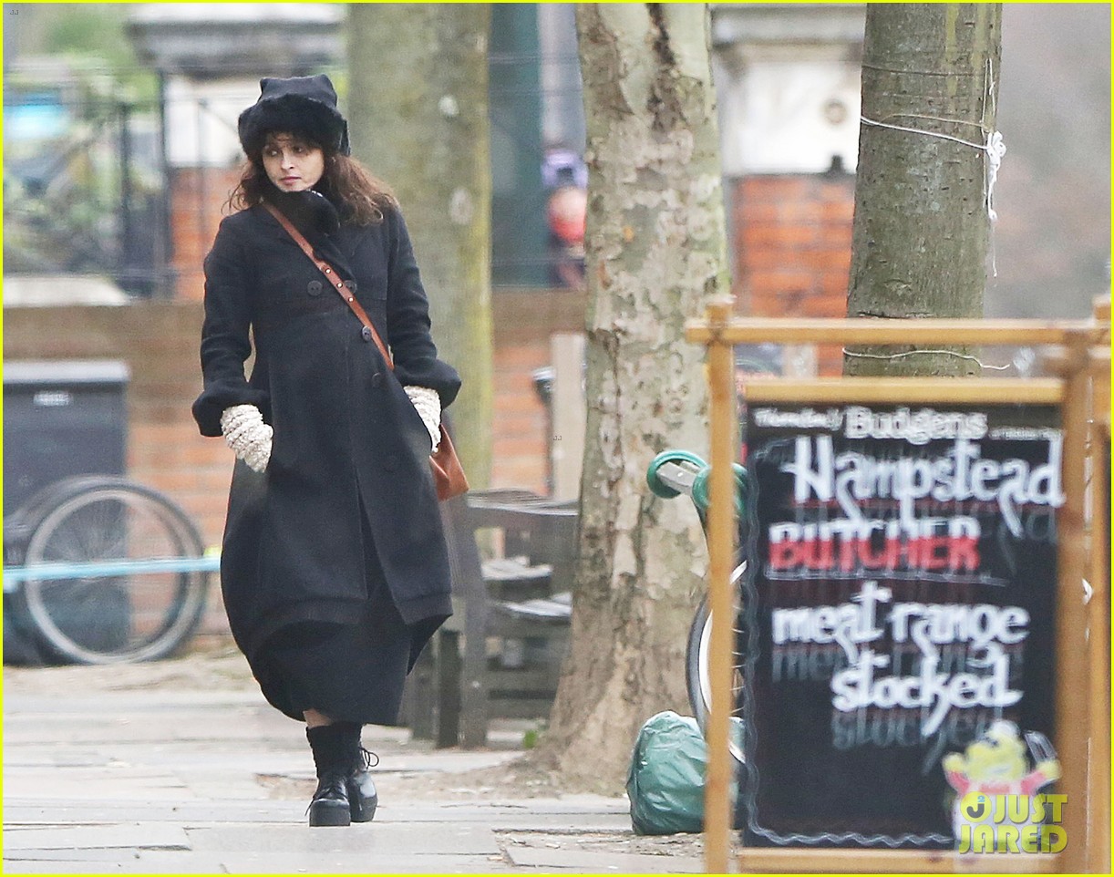Helena Bonham Carter & Tim Burton Grab Friendly Lunch with the Family