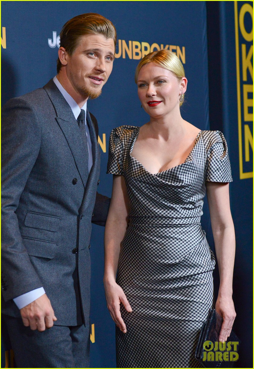 Garrett Hedlund \u0026 Kirsten Dunst Are Perfect Couple at Hollywood 'Unbroken'  Premiere: Photo 3263053 | Garrett Hedlund, Jay Courtney, Kirsten Dunst,  Miyavi Photos | Just Jared: Entertainment News, image size:842x1222