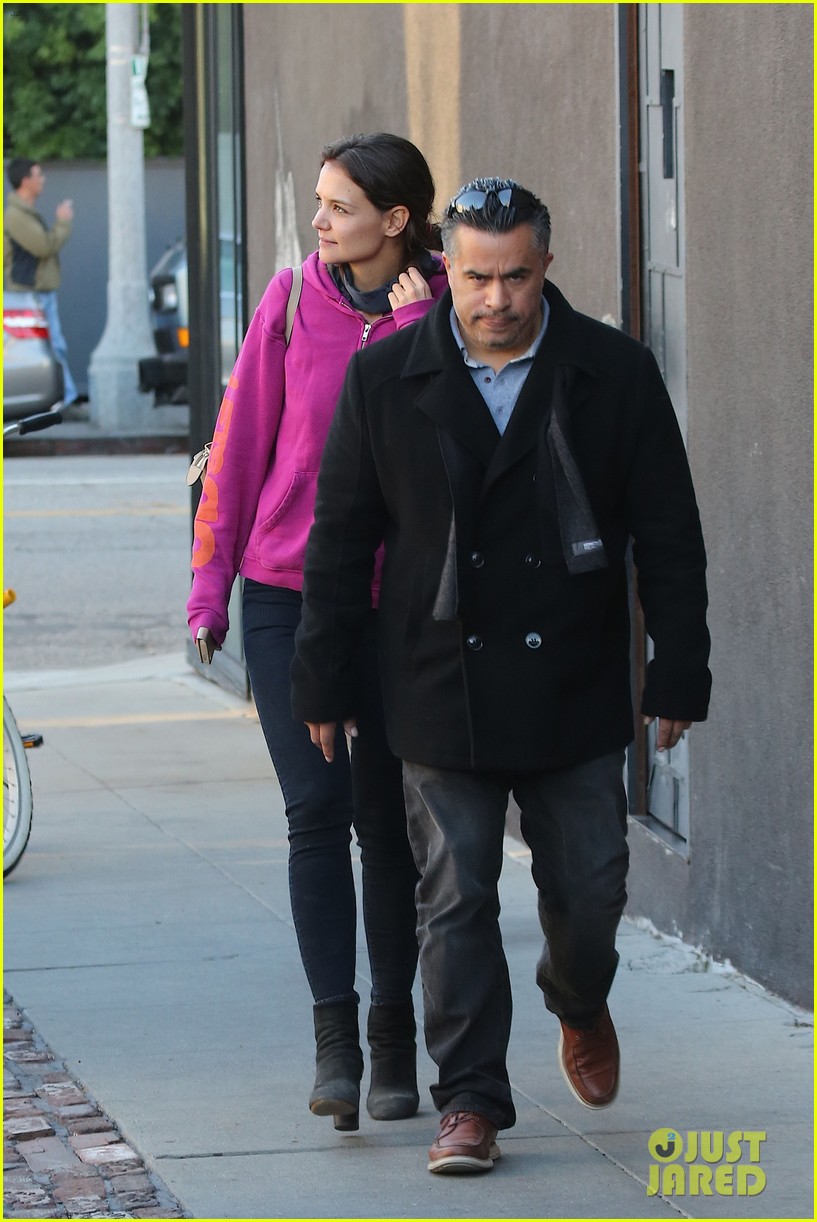 katie holmes treats herself to chilly holiday vacation in venice 073269520