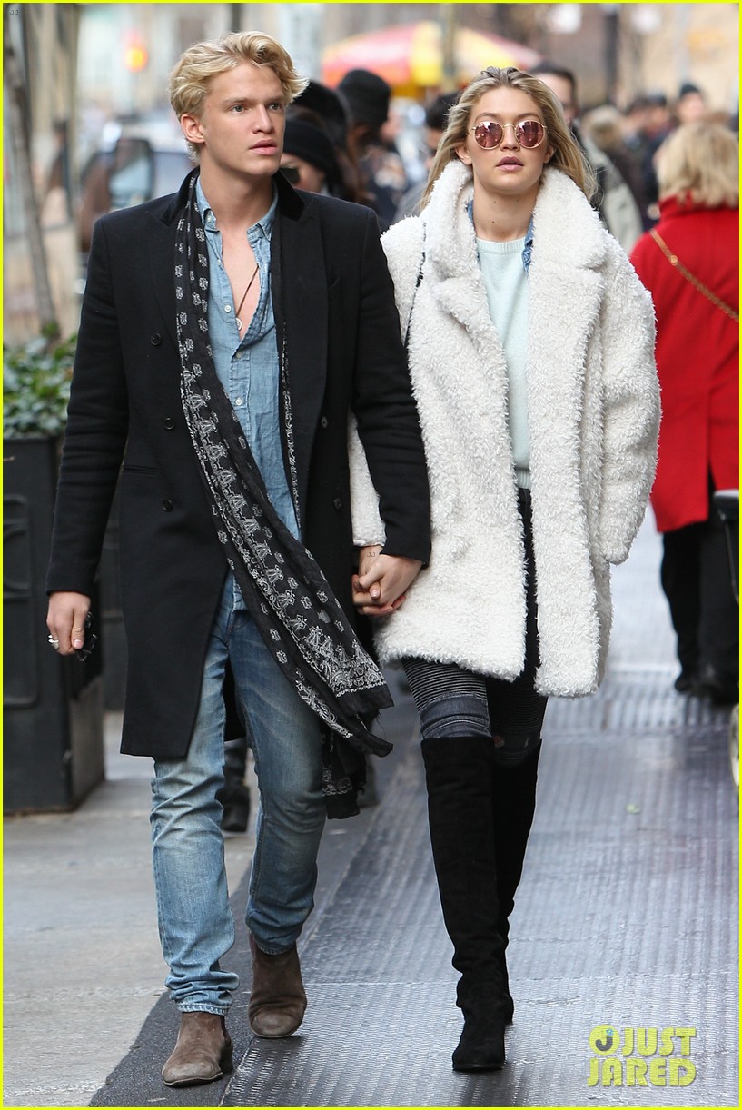 kendall jenner goes shoping in soho with gigi hadid cody simpson 013262212