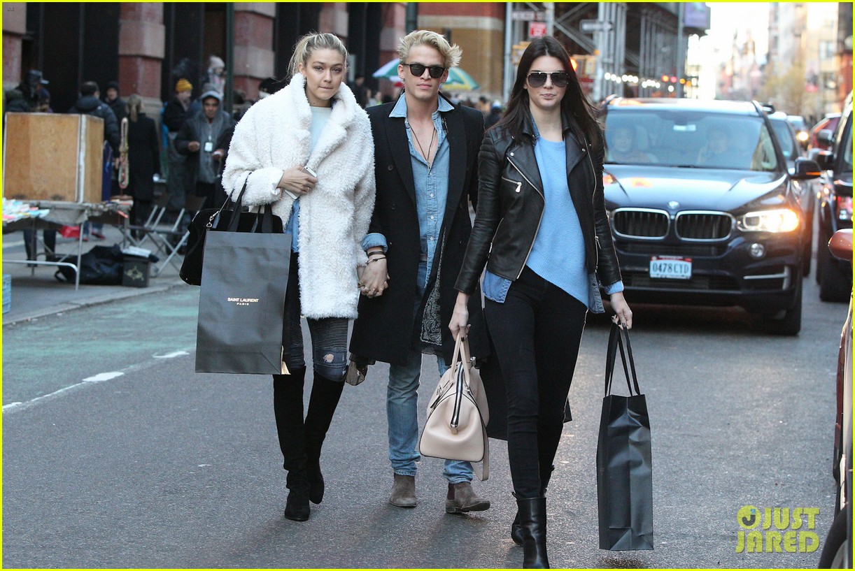 kendall jenner goes shoping in soho with gigi hadid cody simpson 033262214