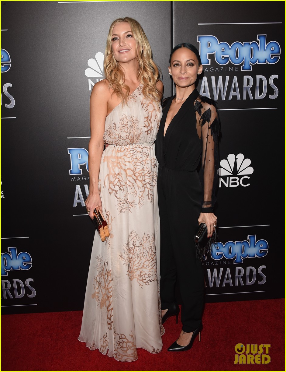 Kate Hudson Rocks First Red Carpet Since Matt Bellamy Split Photo(01)