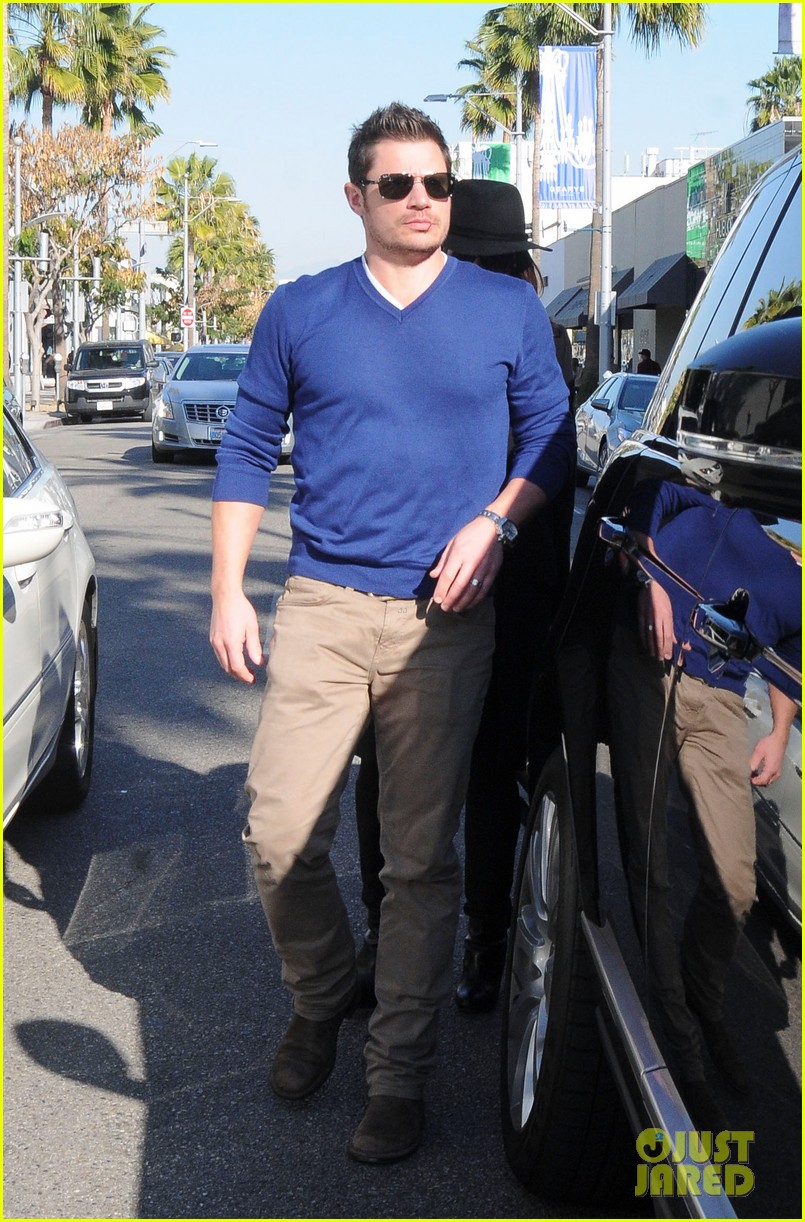 Nick & Vanessa Lachey Share Their Adorable Family Christmas Card with