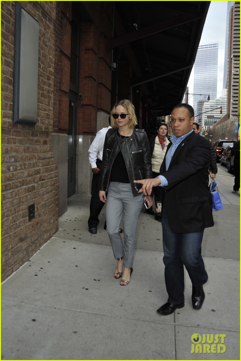 jennifer lawrence gets protection from another bodyguard 163264281