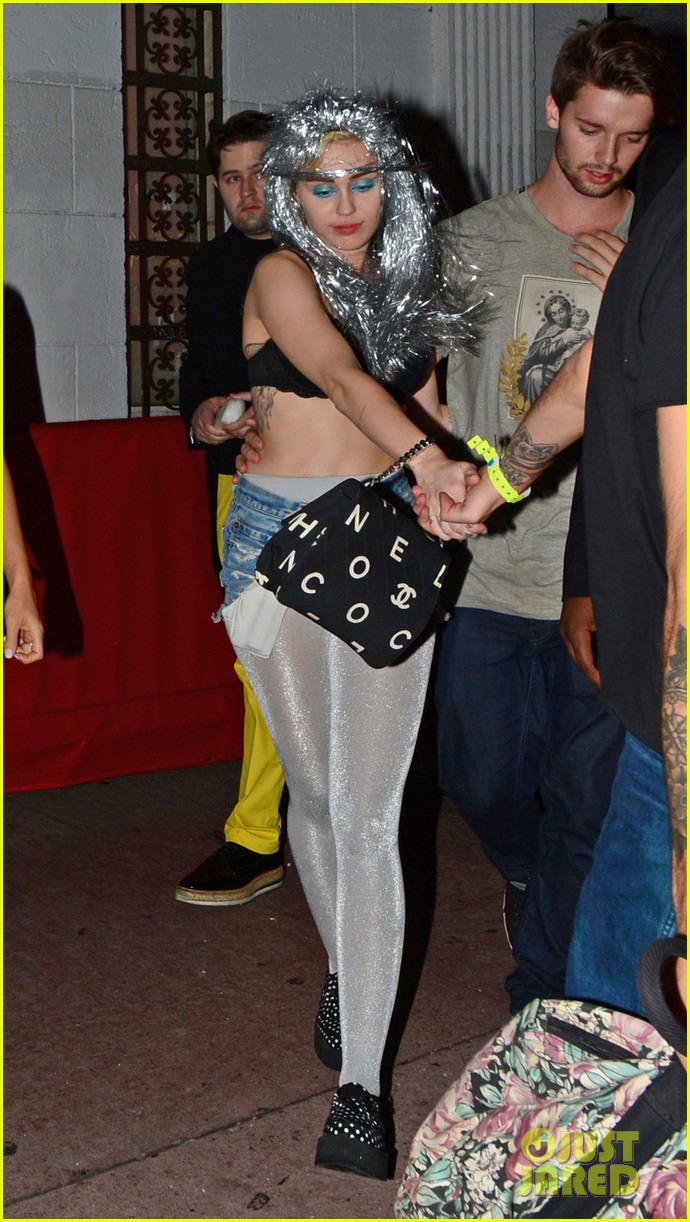 miley cyrus ends her night in her bra patrick schwarzenegger by her side 053255037