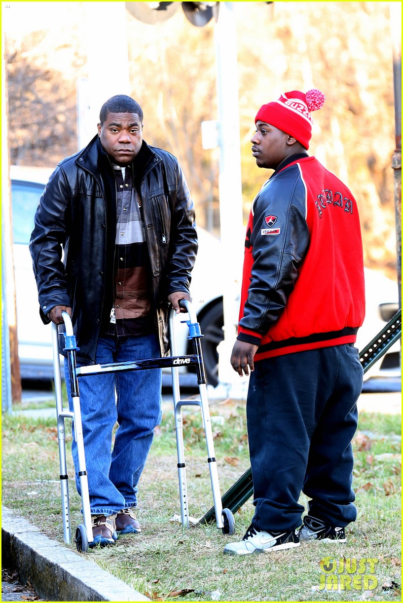 tracy morgan uses his walker after his case against walmart moves forward 03