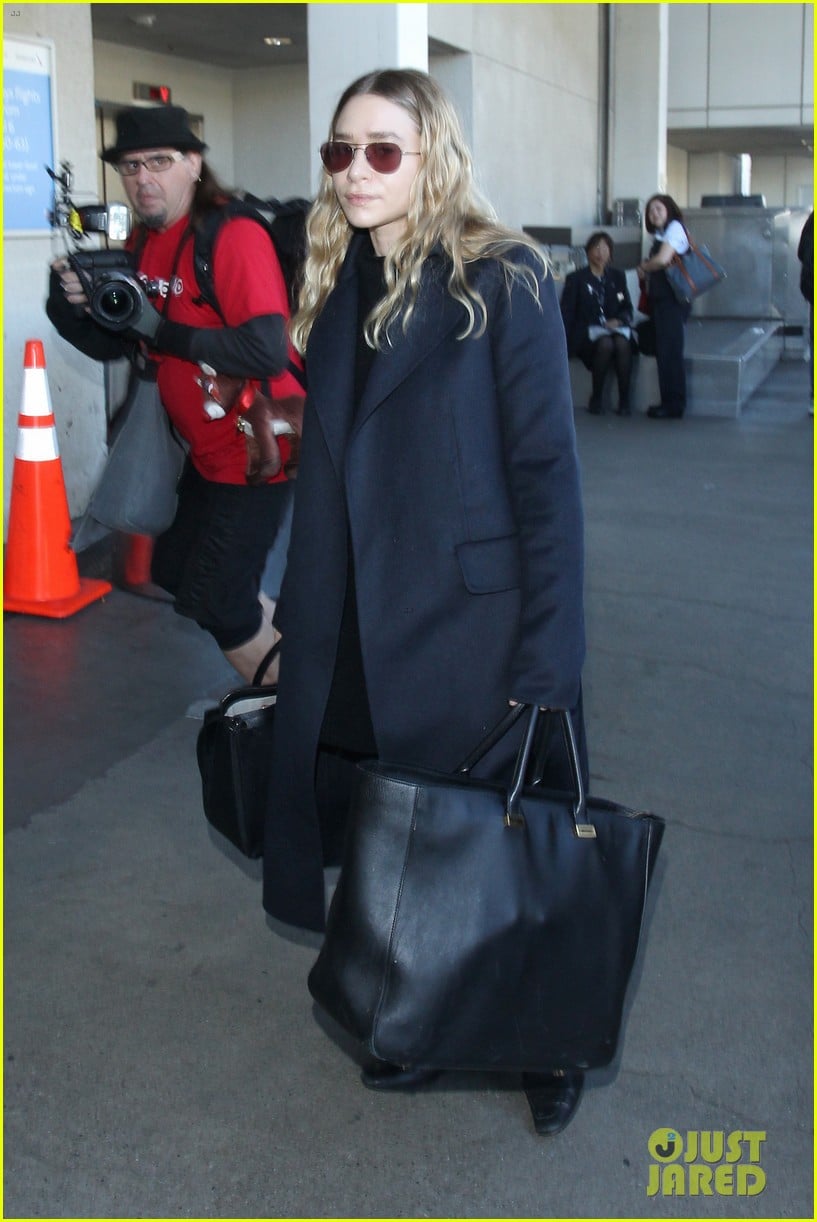 ashley olsen jets out of los angeles before christmas 013267701