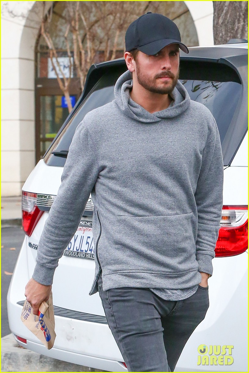 Scott Disick's Sobriety is Questioned in New 'Kourtney \u0026 Khloe Take the  Hamptons' Finale Promo: Photo 3270439 | Scott Disick Photos | Just Jared:  Entertainment News, image size:816x1222