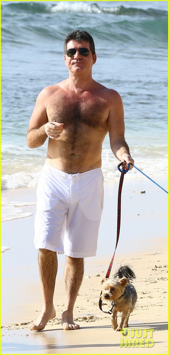 simon cowell shirtless on vacation with wife 01