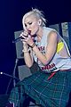 gwen stefani gavin rossdale rock out at kroq almost acoustic christmas 14