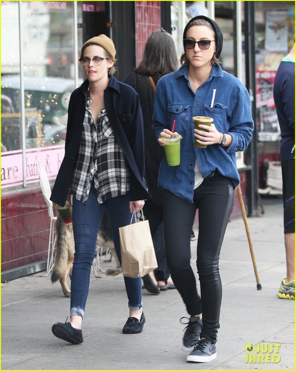 kristen stewart spends christmas eve with bff alicia cargile 213268042