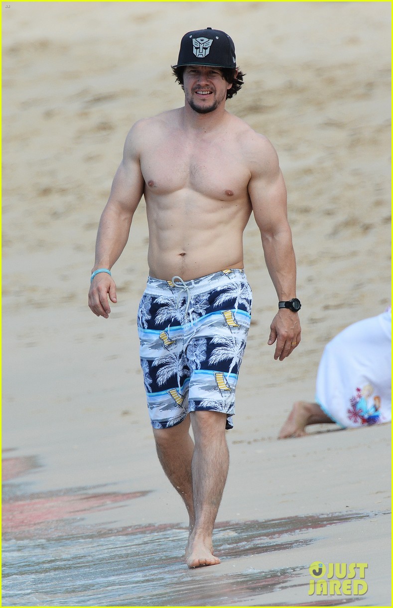 mark wahlberg shows off ripped shirtless body in barbados 073268498