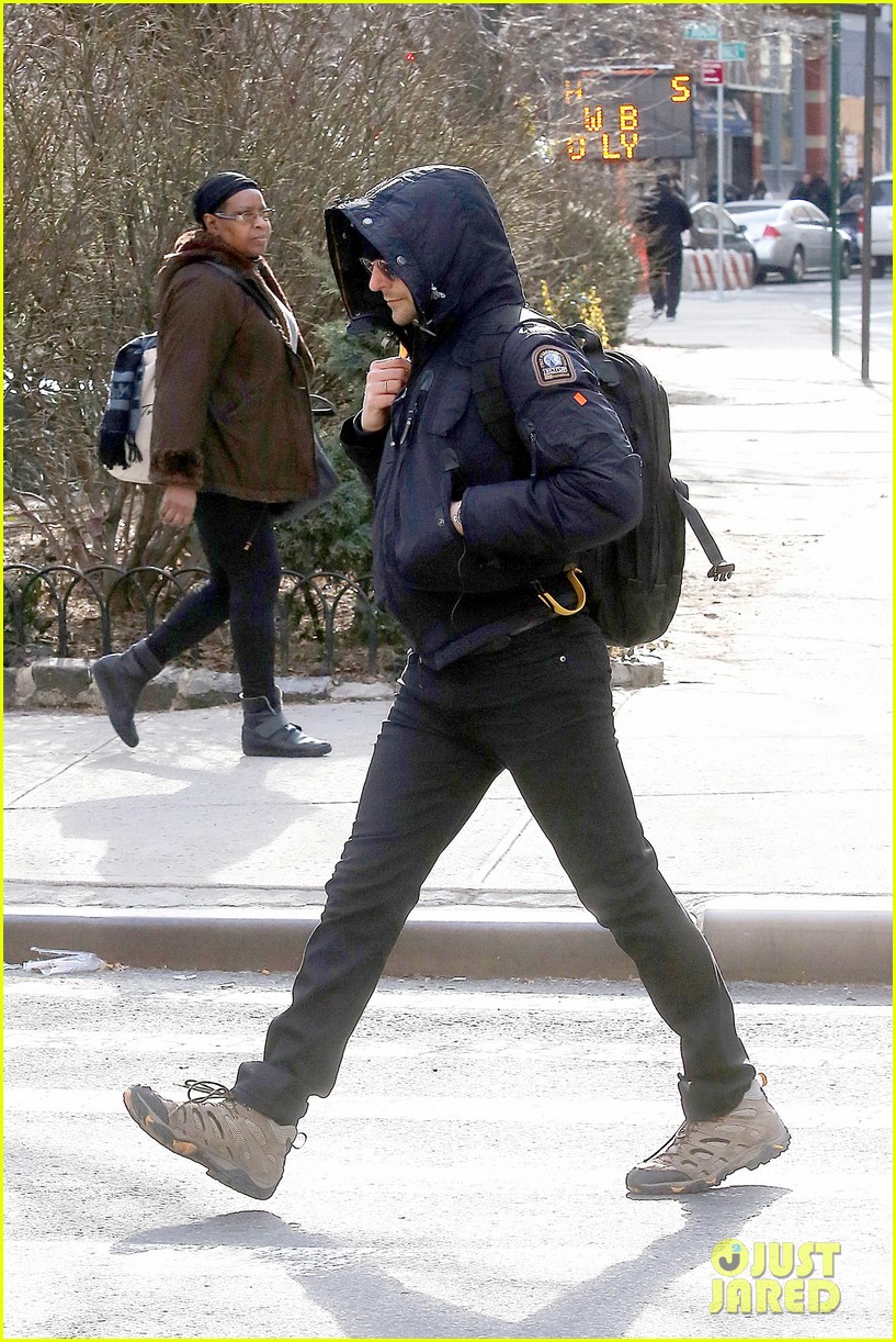 Bradley Cooper Ate 6,000 Calories a Day to Transform Into American Sniper's  Chris Kyle: Photo 3285232 | Bradley Cooper Photos | Just Jared:  Entertainment News, image size:817x1222