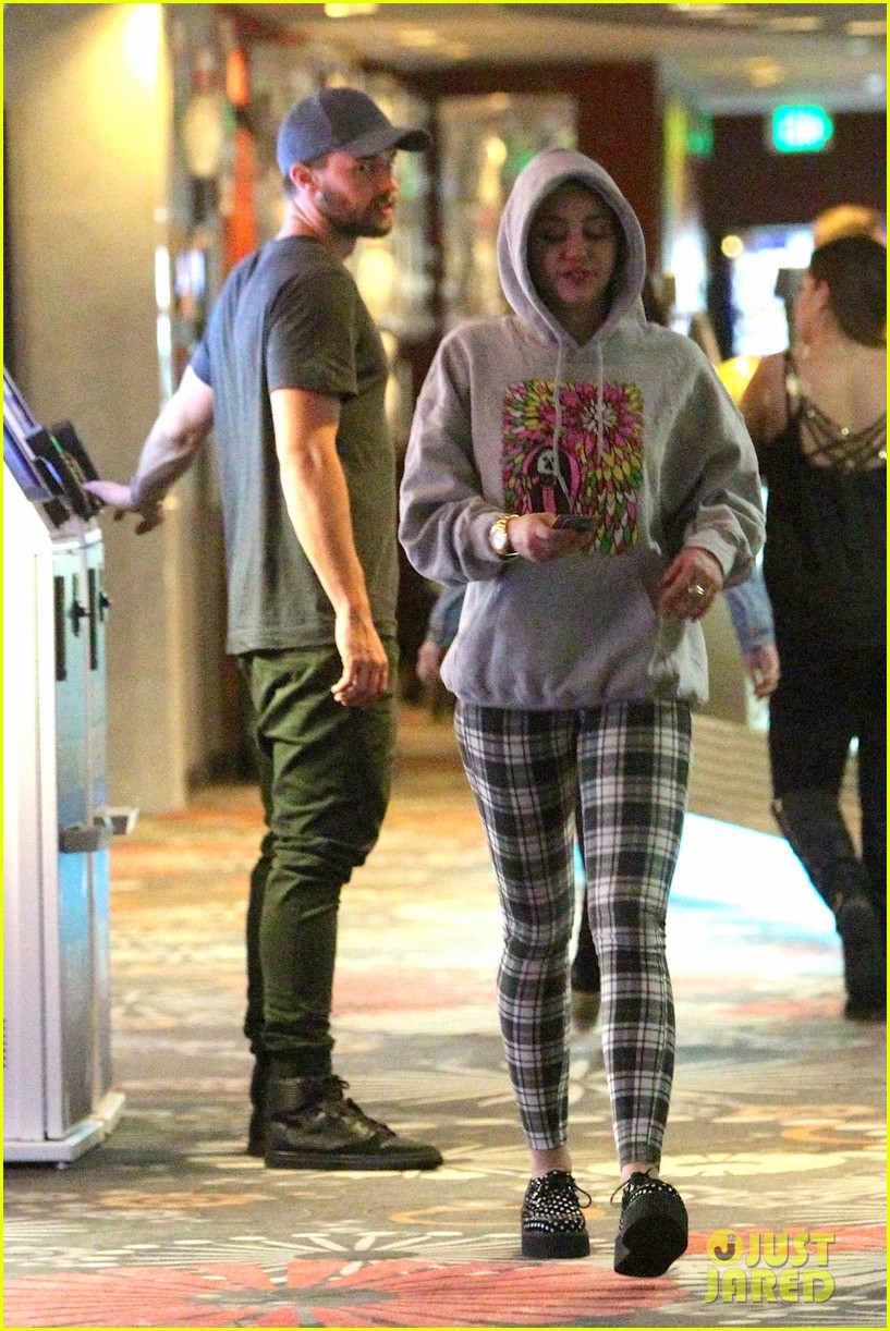 Miley Cyrus & Patrick Schwarzenegger Make It a Date Night Photo(02)