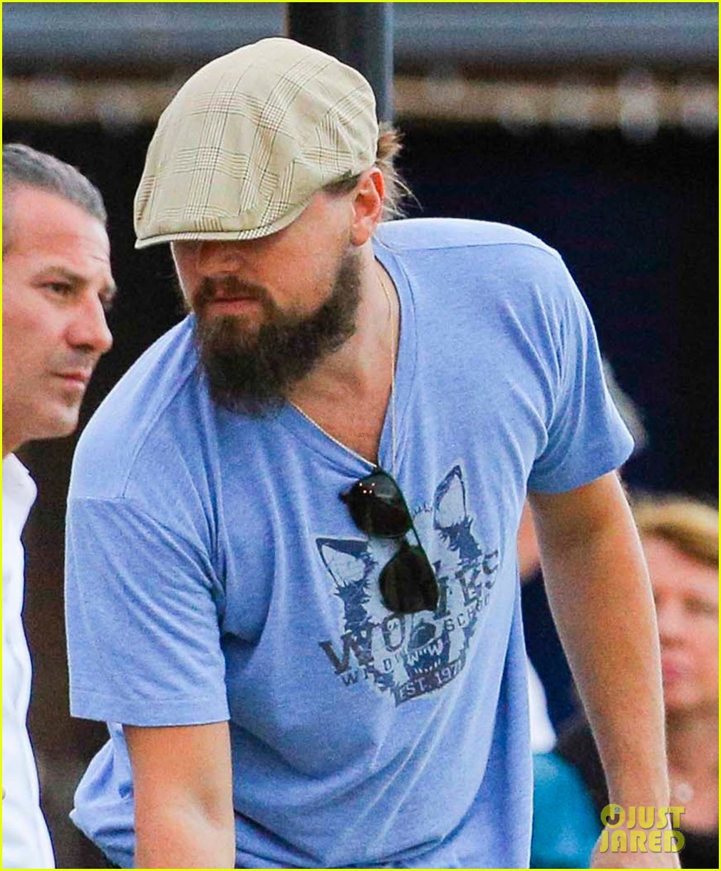 leonardo dicaprio hangs with pretty brunette after beach day 04