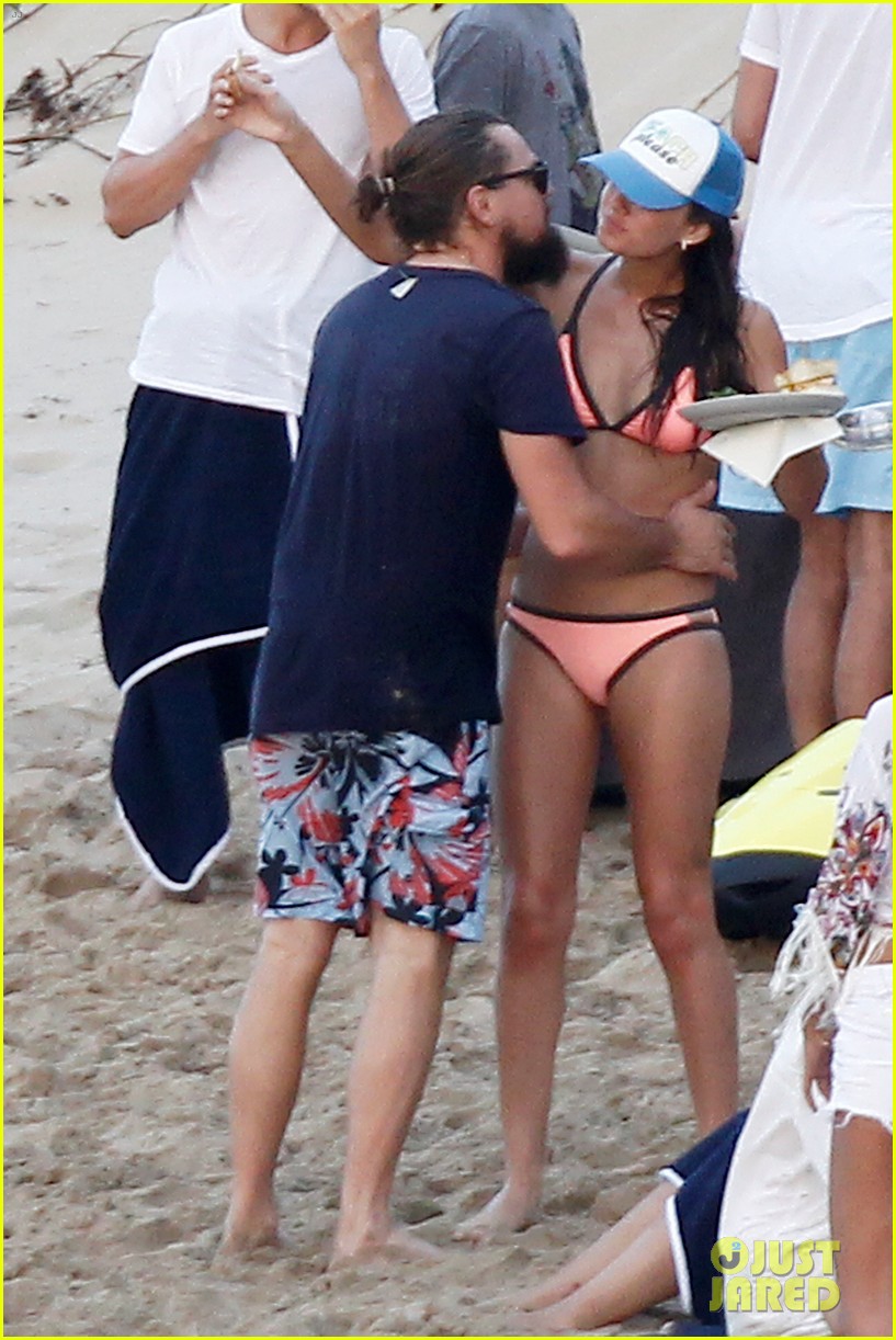 leonardo dicaprio continues st barts trip surrounded by women 52