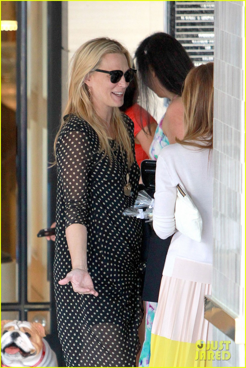 Jennifer Garner & Reese Witherspoon Go Green at Molly Sims' Baby Shower