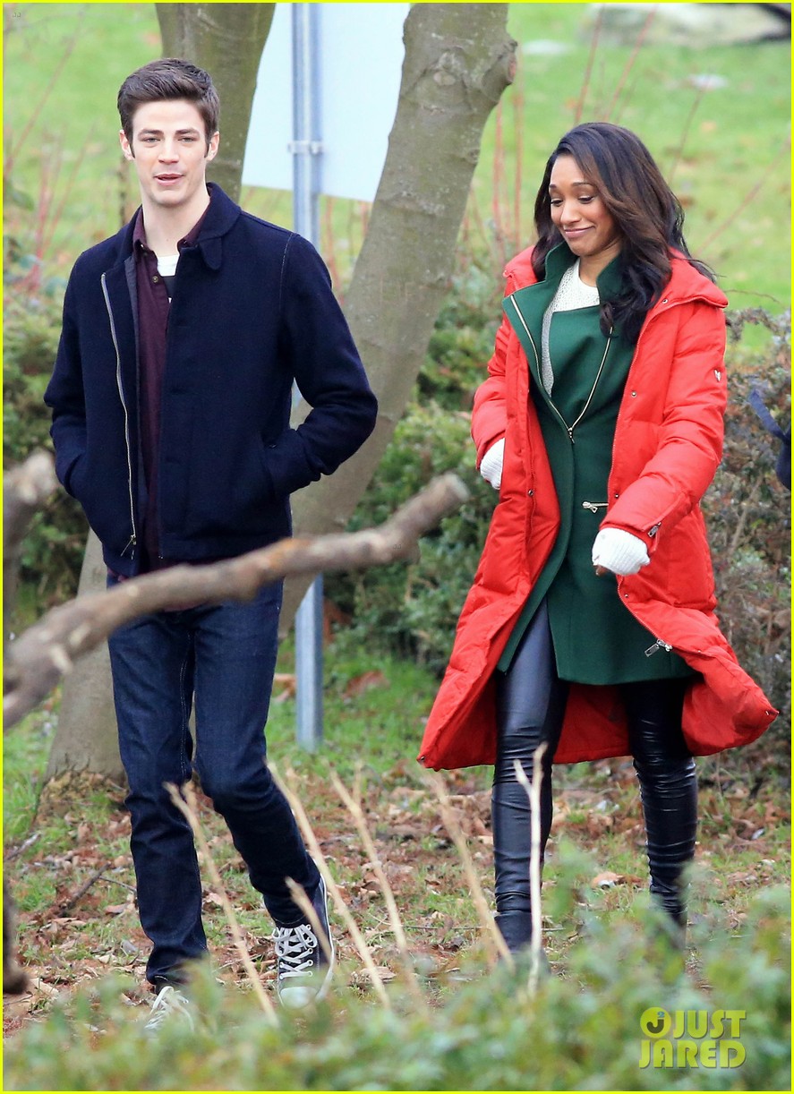 Grant Gustin &amp; Candice Patton Film Romantic Scene for &lsquo;The Flash 