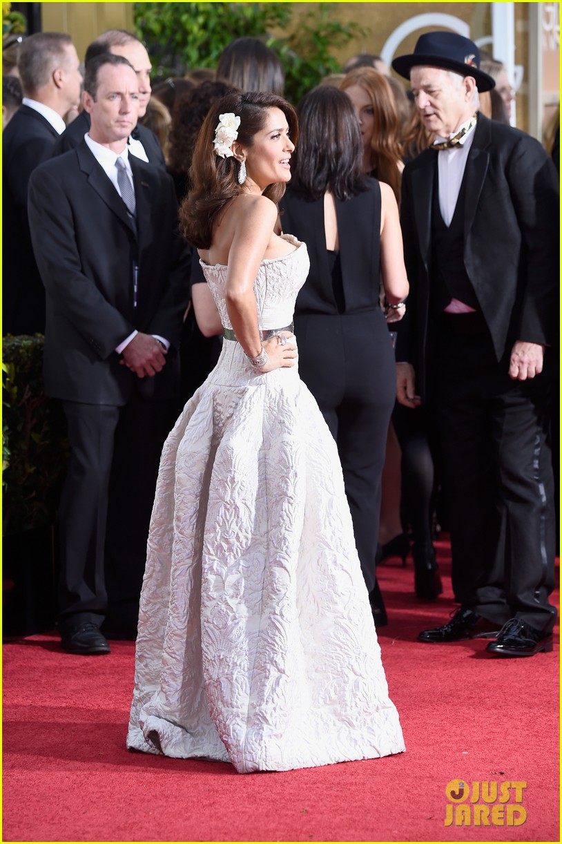 salma hayek is the lady in white at the golden globes 043278116