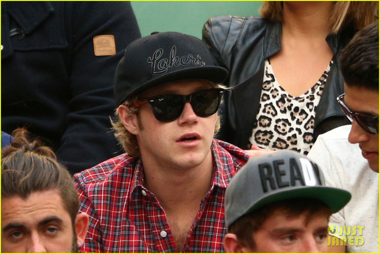 niall horan watches andy murray advance 023289758