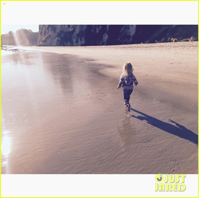 Jessica Simpson Shares Cute Beach Photo of Daughter Maxwell Photo