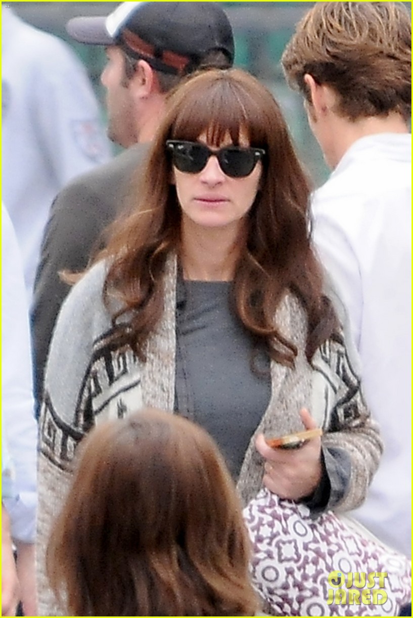 Julia Roberts & Danny Moder Mix Business With Pleasure On 'Secret in