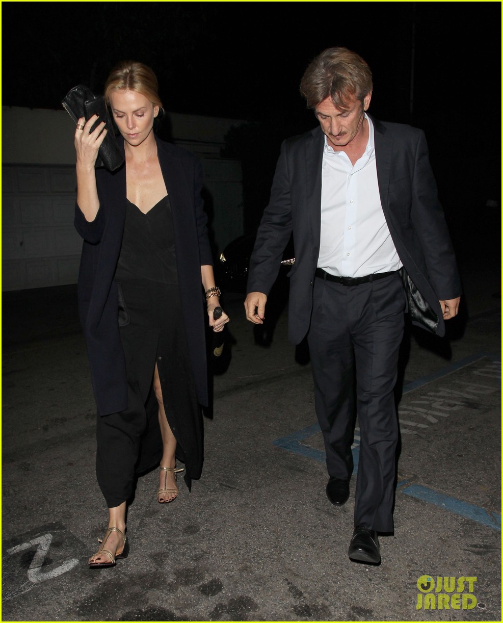 charlize theron sean penn attend party for george clooney 05