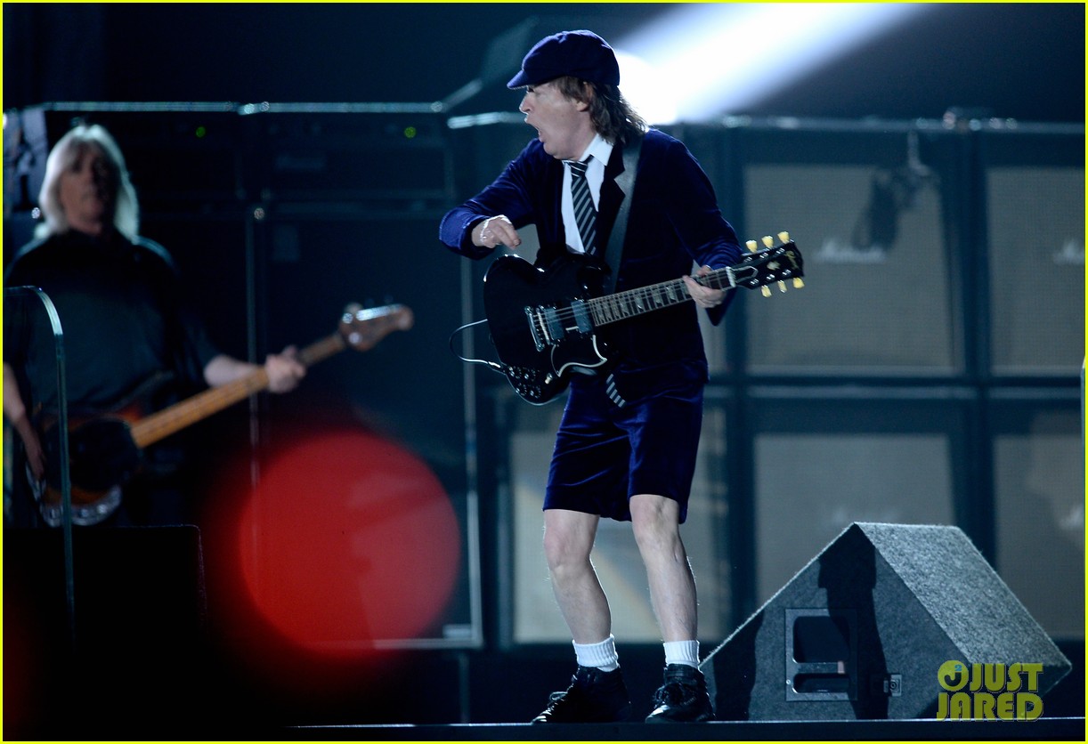 acdc opens grammys 2015 with highway to hell 07