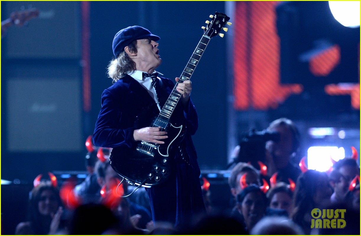 acdc opens grammys 2015 with highway to hell 093299497