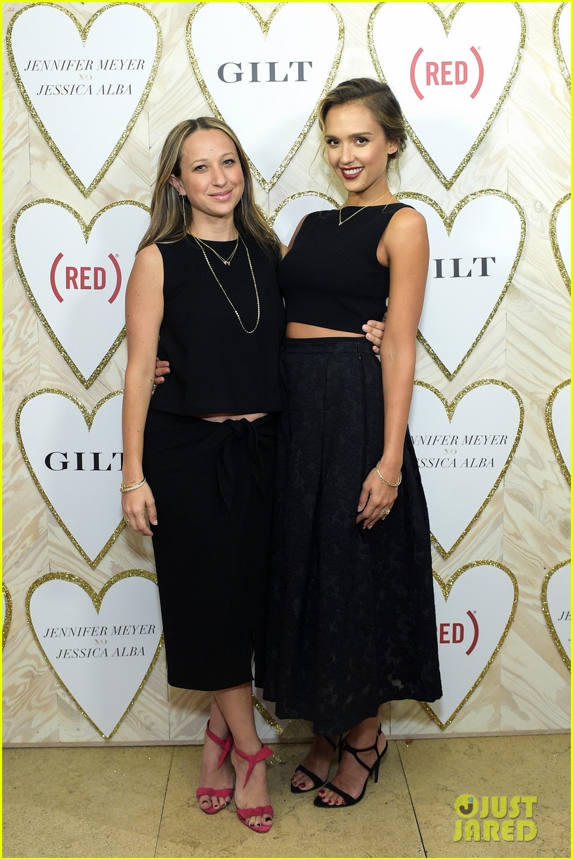 Jessica Alba & Jennifer Meyer Celebrate RED Necklace Launch with Ellen(01)