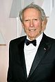 clint eastwood brings his girlfriend to oscars 2015 04