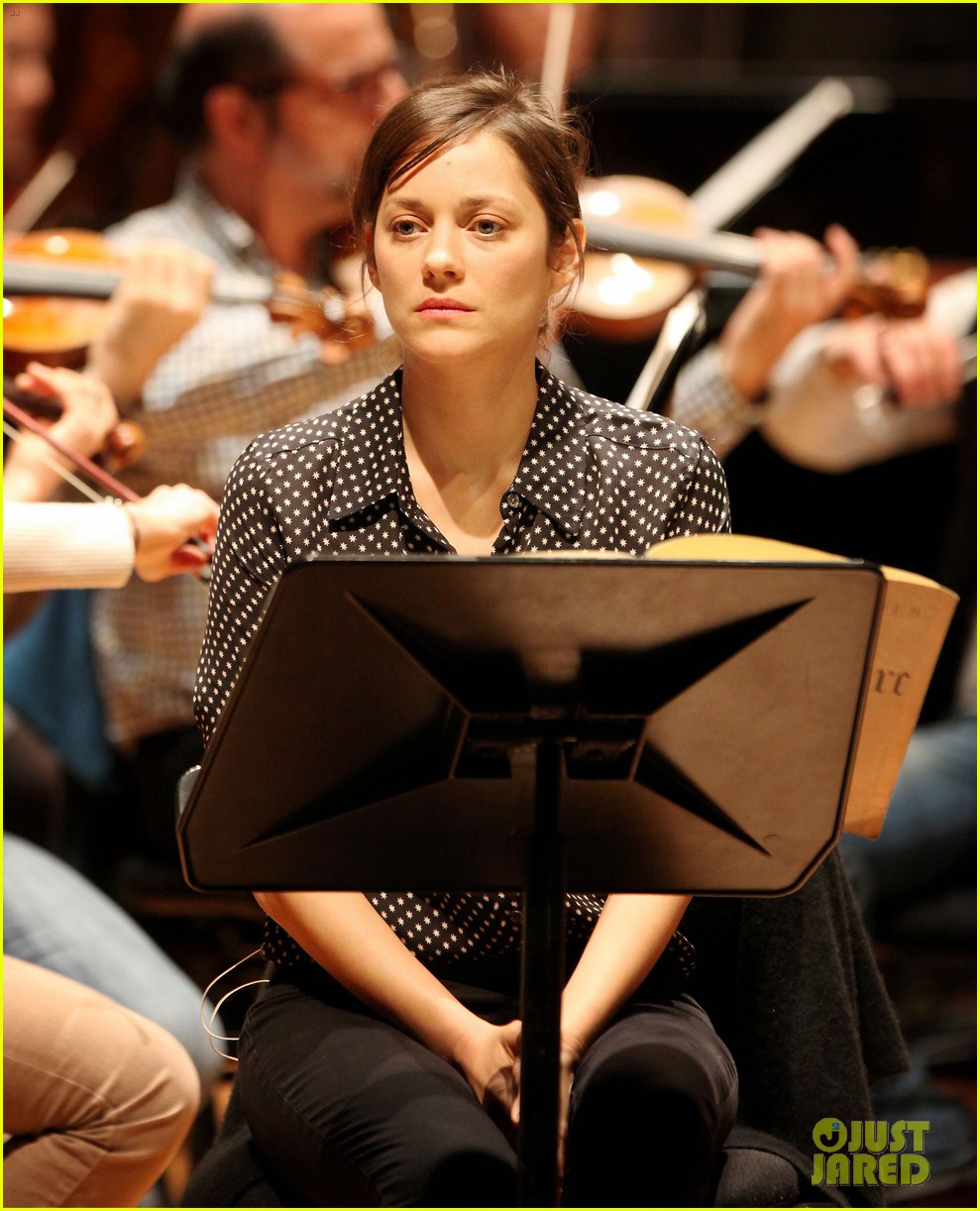 marion cotillard plays joan of arc for monaco musical show 093300827